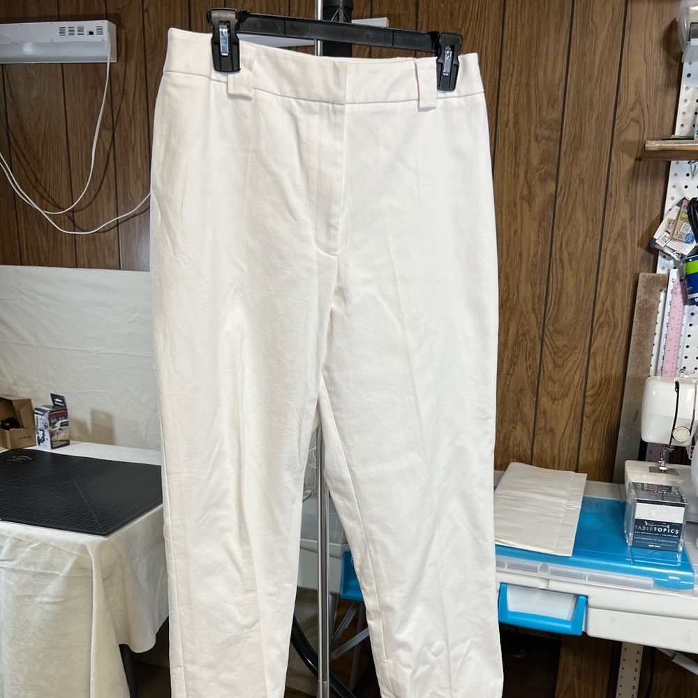 VGUC Cropped white pants-Size 16- Please read description first!
